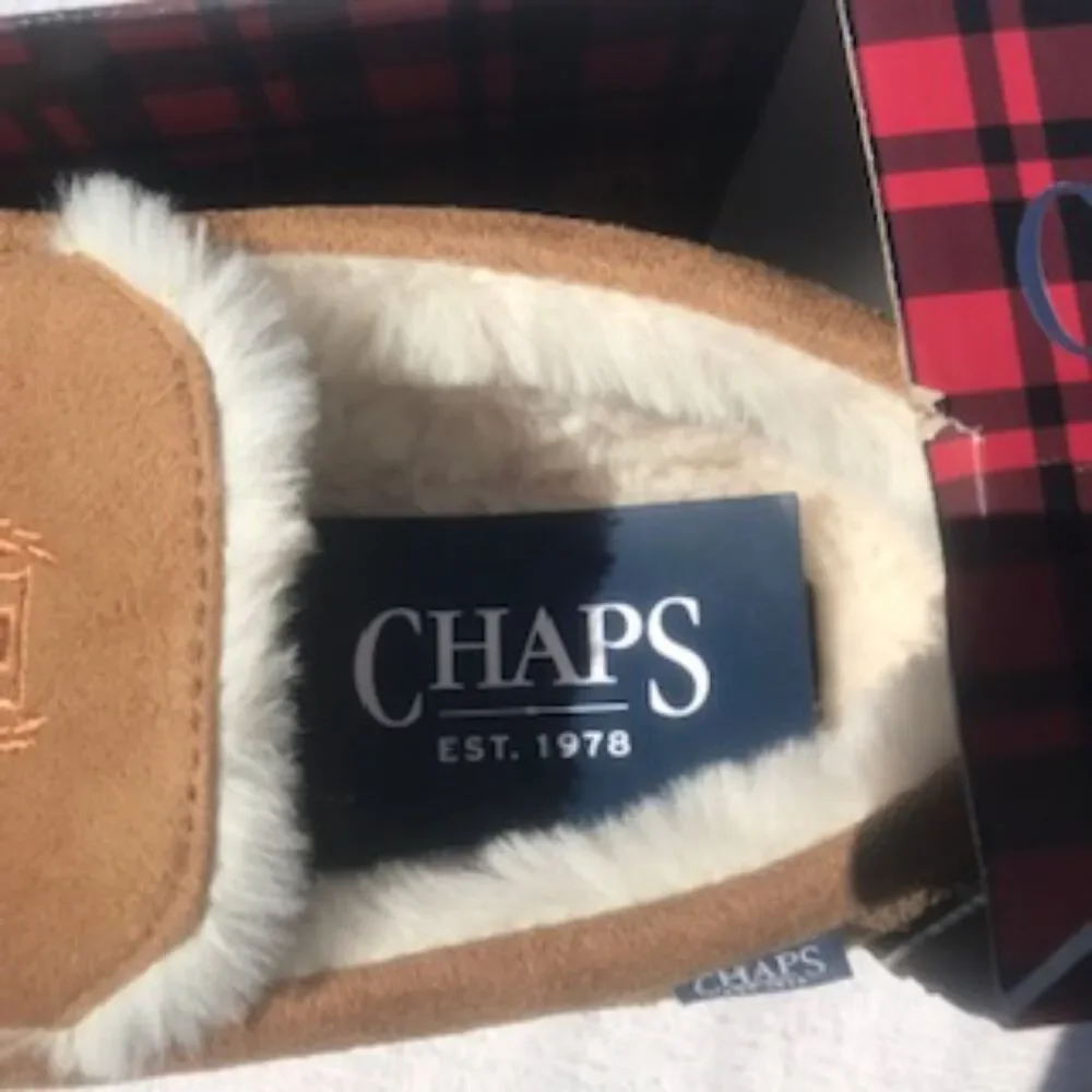 Size: 8 Faux Fur Lining Indoor/Outdoor Slippers . Chaps . New in Box